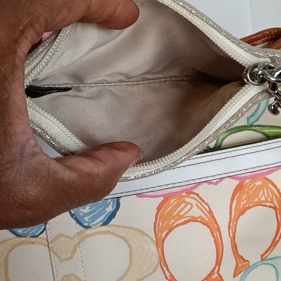 Coach Bag w/Wristlet EUC COA Authentic Large - Picture 14 of 16